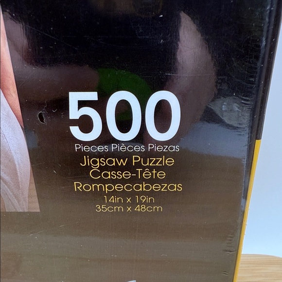 Aquarius Schitt's Creek Jigsaw Puzzle - 500 Pieces - Yellow and Black New in Box - Picture 4 of 5